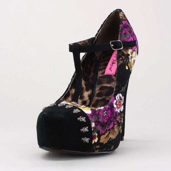 Betsey Johnson Morticia Heels - Picture 2 of 5